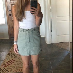 American Eagle Cargo khaki green skirt